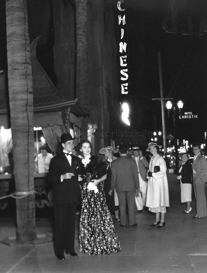 Robert Cummings 1936 2 WM.jpg